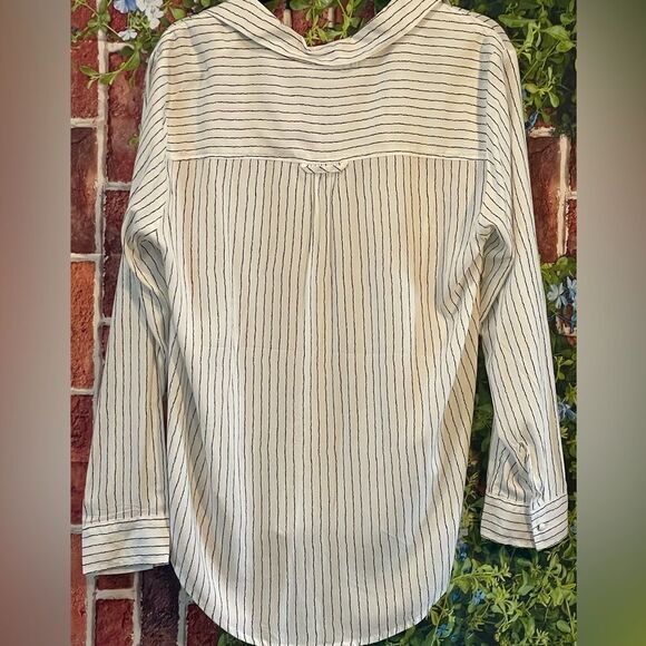 Velvet Heart Size L blouse #85 - Picture 2 of 3